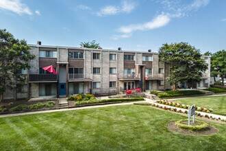 Rockburne Estates in Washington, DC - Foto de edificio - Building Photo