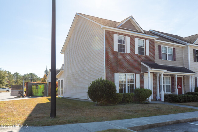 401 Springwood Dr in Jacksonville, NC - Building Photo - Building Photo