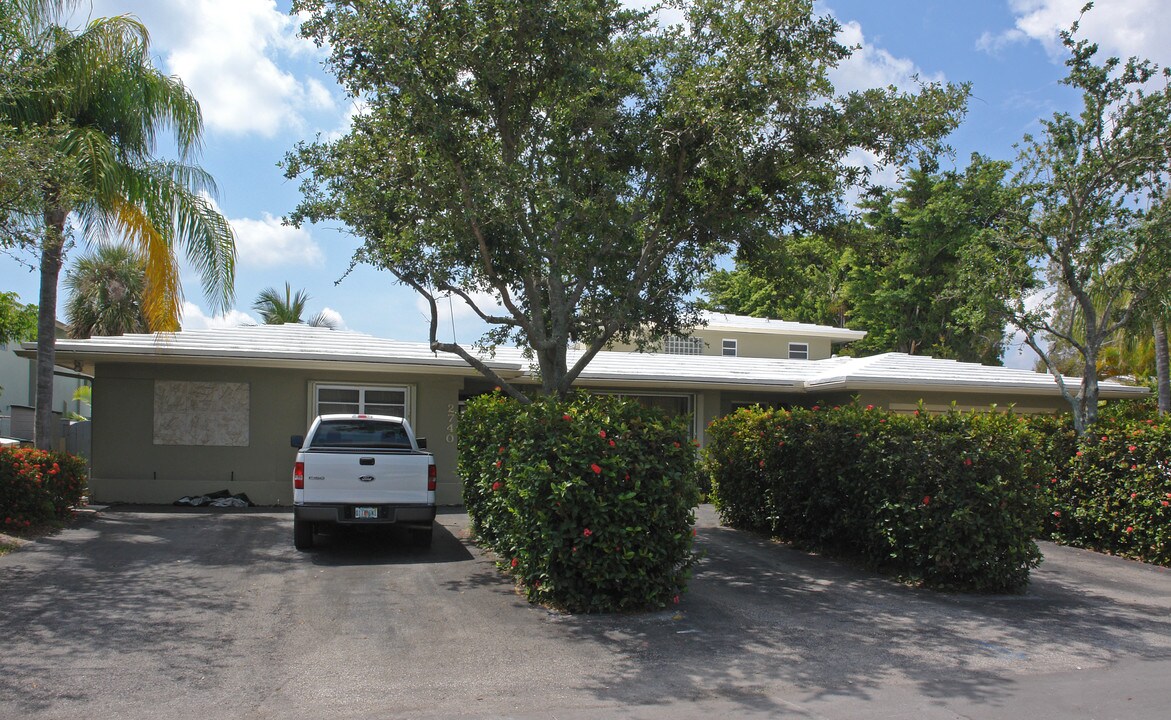 2740 NE 15th St in Fort Lauderdale, FL - Building Photo