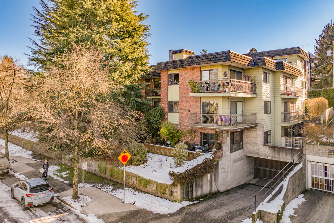 680 E 5th Ave in Vancouver, BC - Building Photo