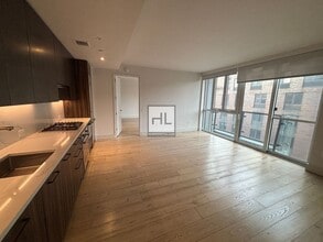 EAST 2ND ST, Unit 2F in New York, NY - Building Photo - Building Photo