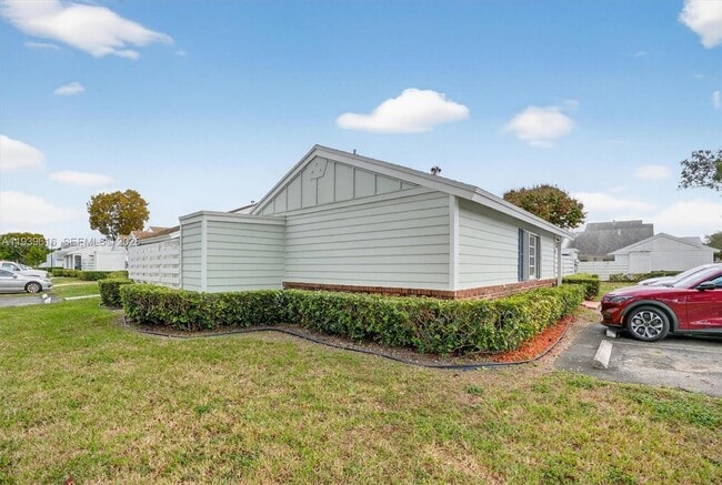 13773 SW 147th Cir Ln in Miami, FL - Building Photo - Building Photo