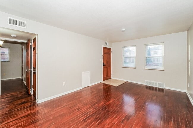 20231 Crystal Ave in Euclid, OH - Building Photo - Building Photo