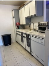 15455 Sherman Way, Unit 11 in Van Nuys, CA - Building Photo - Building Photo