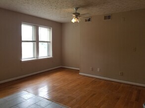 869 W 35th St in Norfolk, VA - Foto de edificio - Building Photo