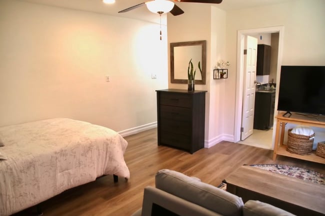 28102 Montereina Dr in Rancho Palos Verdes, CA - Building Photo - Building Photo