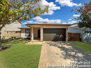 4867 Camas in San Antonio, TX - Building Photo