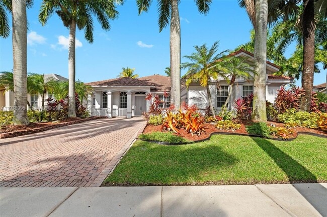 1901 Timberline Rd in Weston, FL - Building Photo - Building Photo