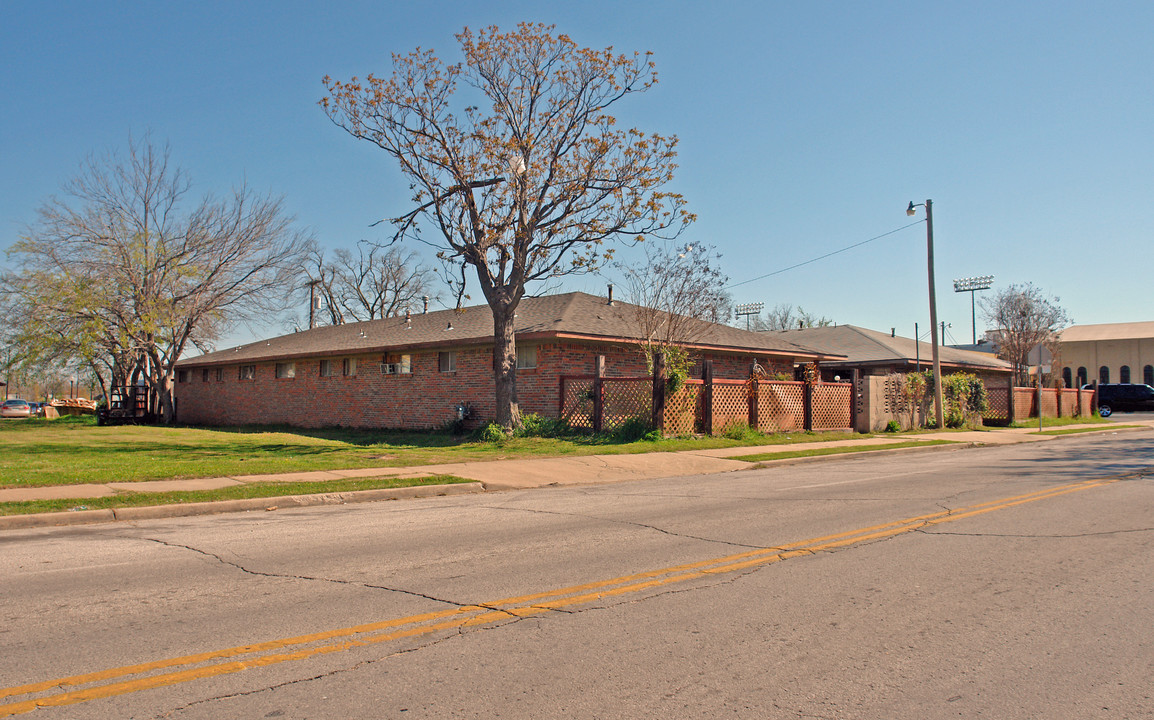 2623-2627 E 6th St in Tulsa, OK - Foto de edificio