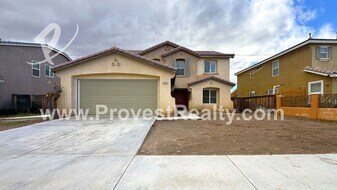 9640 Peridot Ave in Hesperia, CA - Building Photo