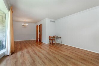 6105 E University Blvd in Dallas, TX - Building Photo - Building Photo