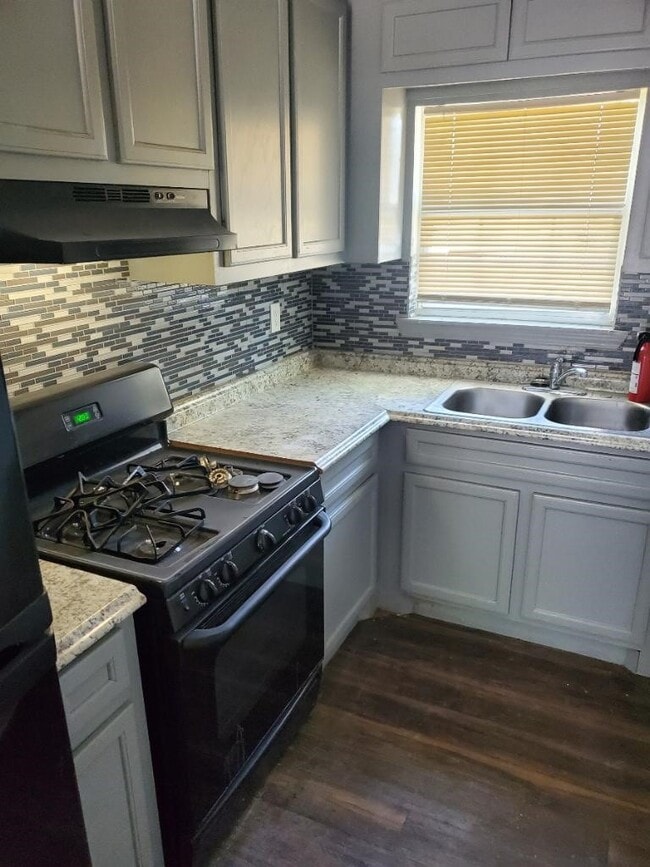 property at 5301 Collingsworth St