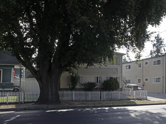 712 S 10th St in San Jose, CA - Foto de edificio - Building Photo