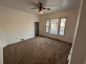 3027 W Mount Vernon Ave, Unit 3027 in Milwaukee, WI - Building Photo - Building Photo