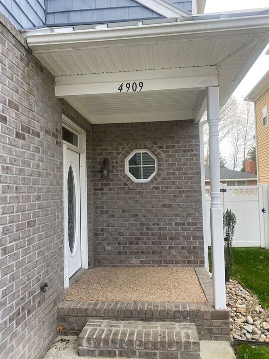 4909 Aclare Ct in Virginia Beach, VA - Building Photo