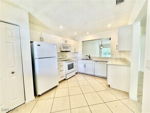 709 Landover Cir in Naples, FL - Building Photo - Building Photo