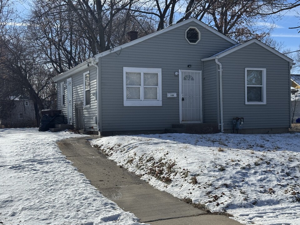 2108 School St in Rockford, IL - Building Photo