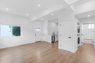 1536 11th St, Unit A in Santa Monica, CA - Building Photo - Building Photo
