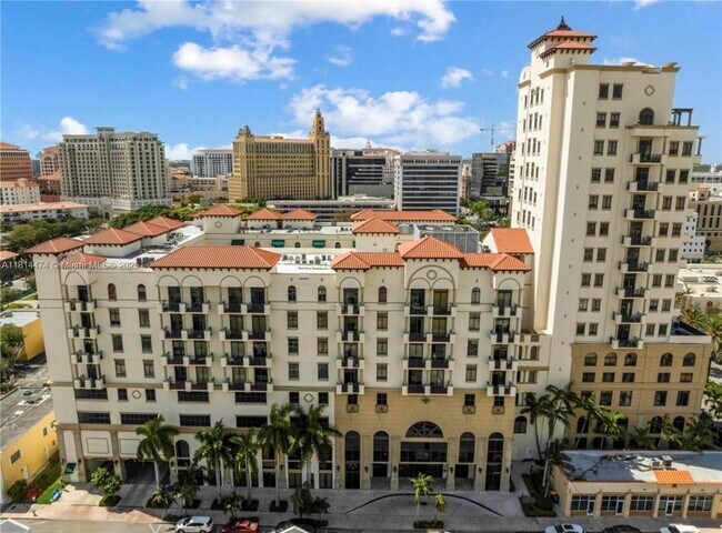 1805 Ponce de Leon in Coral Gables, FL - Building Photo - Building Photo
