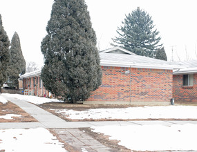 Leisure Apartments in Colorado Springs, CO - Building Photo - Building Photo