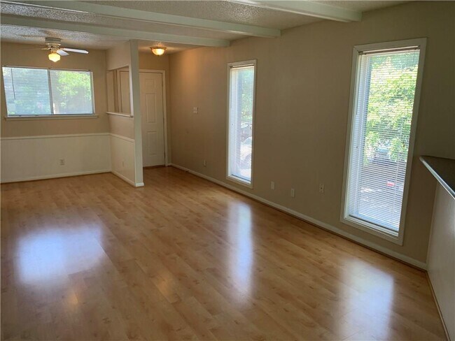 1725 Toomey Rd in Austin, TX - Foto de edificio - Building Photo