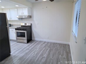 5211 Caliente St in Las Vegas, NV - Building Photo - Building Photo