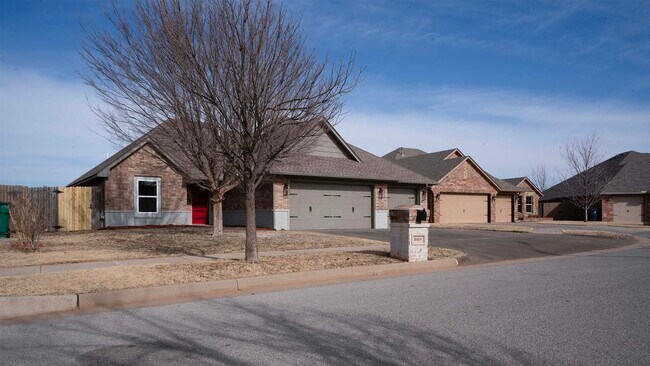 8609 NW 113th Ct in Oklahoma City, OK - Building Photo - Building Photo