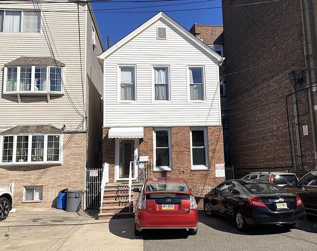 property at 284 Magnolia Ave