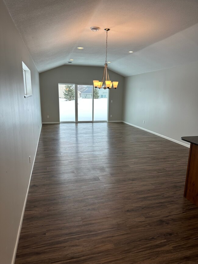 208 25th St SE in Willmar, MN - Building Photo - Building Photo