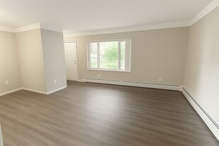 Hudson Park Apartments in Royal Oak, MI - Building Photo