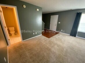157 Sara Ct in Shepherdsville, KY - Building Photo - Building Photo
