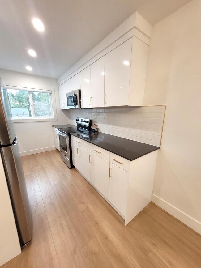 1010 Immanuel St in Prince Rupert, BC - Building Photo - Building Photo