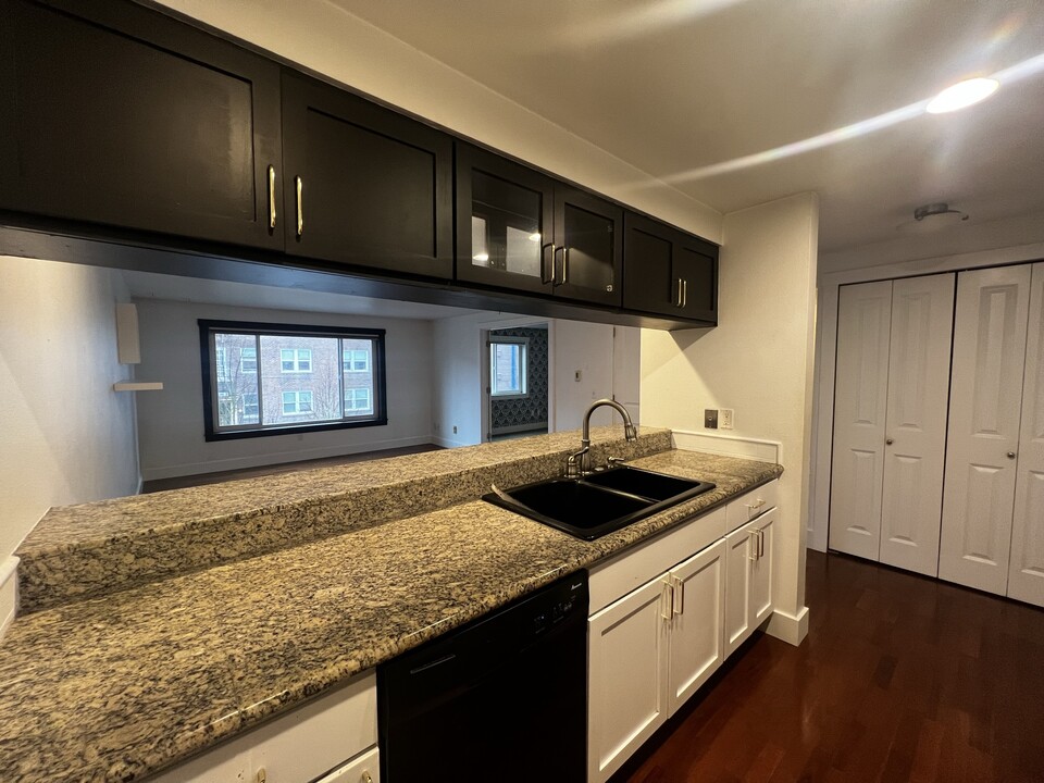 25 N Broadway, Unit 107 Photo