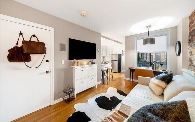 9 Hancock St, Unit 5R in Boston, MA - Foto de edificio - Building Photo