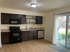 2014 Falcon Ct in Franklin, IN - Building Photo - Building Photo