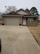 904 E 5th St in Russellville, AR - Building Photo