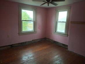 311 W 5th St in Benton, IL - Building Photo - Building Photo