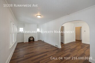10208 Runnymede Ave in Garfield Heights, OH - Building Photo - Building Photo