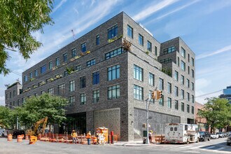 The Hendrik in Brooklyn, NY - Foto de edificio - Building Photo