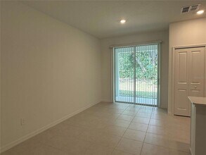 10232 Trumpet Honeysuckle Wy in San Antonio, FL - Foto de edificio - Building Photo