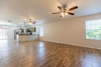 8434 Miners Point in San Antonio, TX - Building Photo - Building Photo