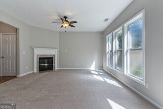6126 Allpoint Way in Fairburn, GA - Building Photo - Building Photo