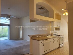 1314 Avonwood Ct in Lutz, FL - Building Photo - Building Photo