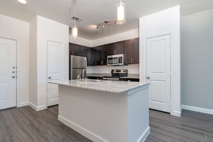 Majestic Parc in Denton, TX - Building Photo