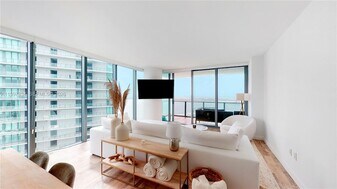 650 NE 32nd St, Unit 4607 in Miami, FL - Building Photo