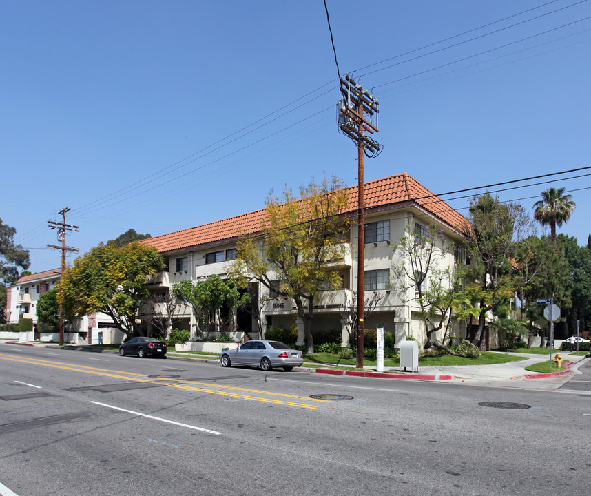 15045 Magnolia Blvd in Sherman Oaks, CA - Foto de edificio