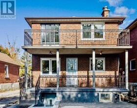 977 Glencairn Ave in Toronto, ON - Building Photo - Building Photo