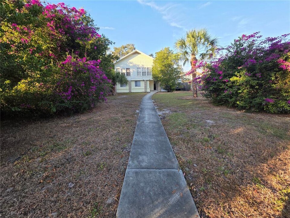 2219 21st Ave S in St. Petersburg, FL - Foto de edificio