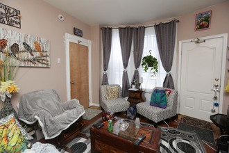 4925 Cedar Ave in Philadelphia, PA - Building Photo - Interior Photo