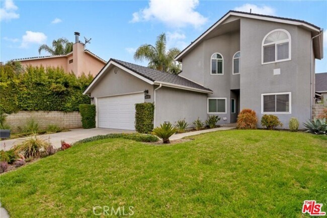 6318 Chimineas Ave in Los Angeles, CA - Building Photo - Building Photo